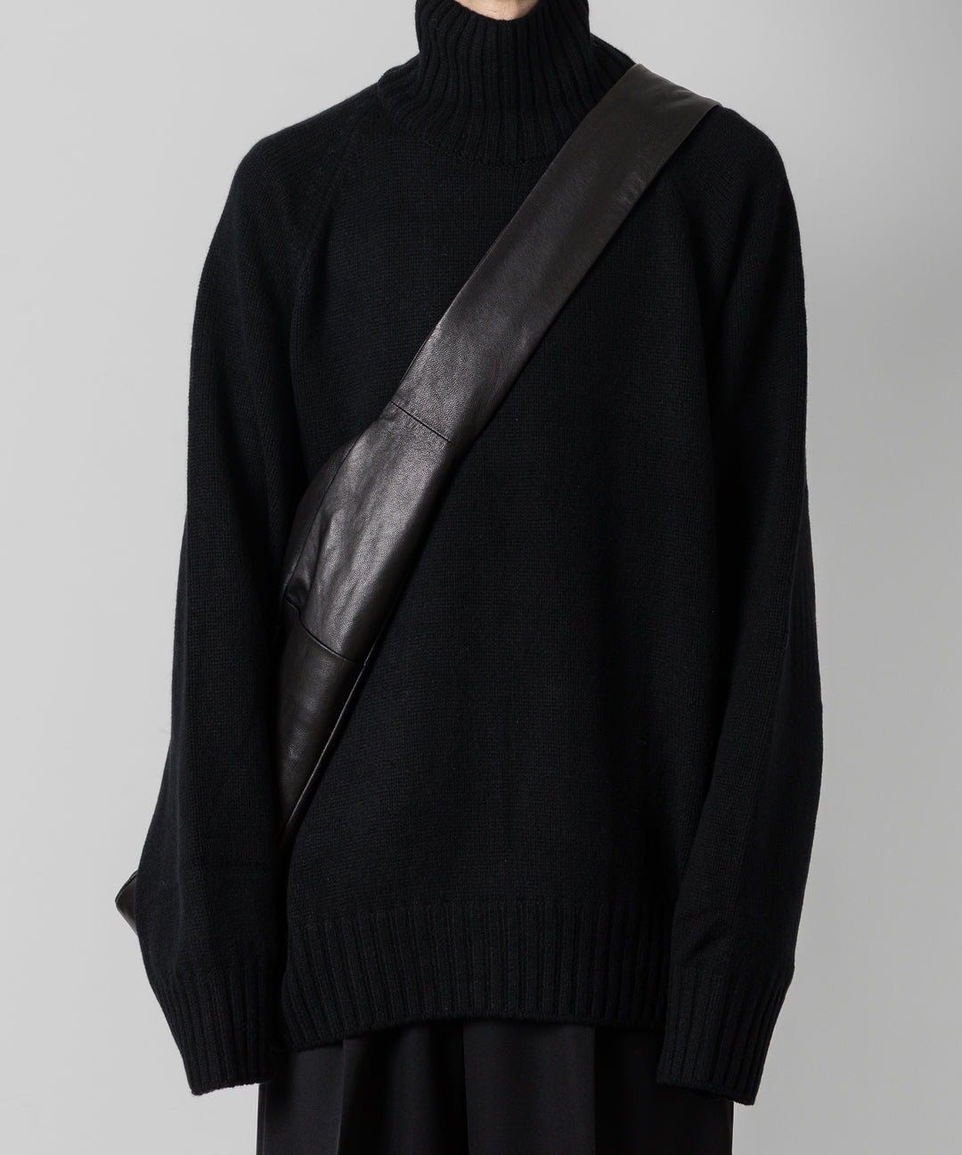 stein(シュタイン)の24SSコレクションSHOULDER BAGのBLACK(LEATHER) sessionセッション福岡セレクトショップ 公式通販サイト
