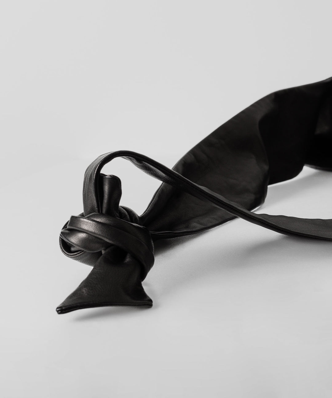 stein(シュタイン)の24SSコレクションTIE TOTE BAGのBLACK(LEATHER) session セッション福岡セレクトショップ 公式通販サイト
