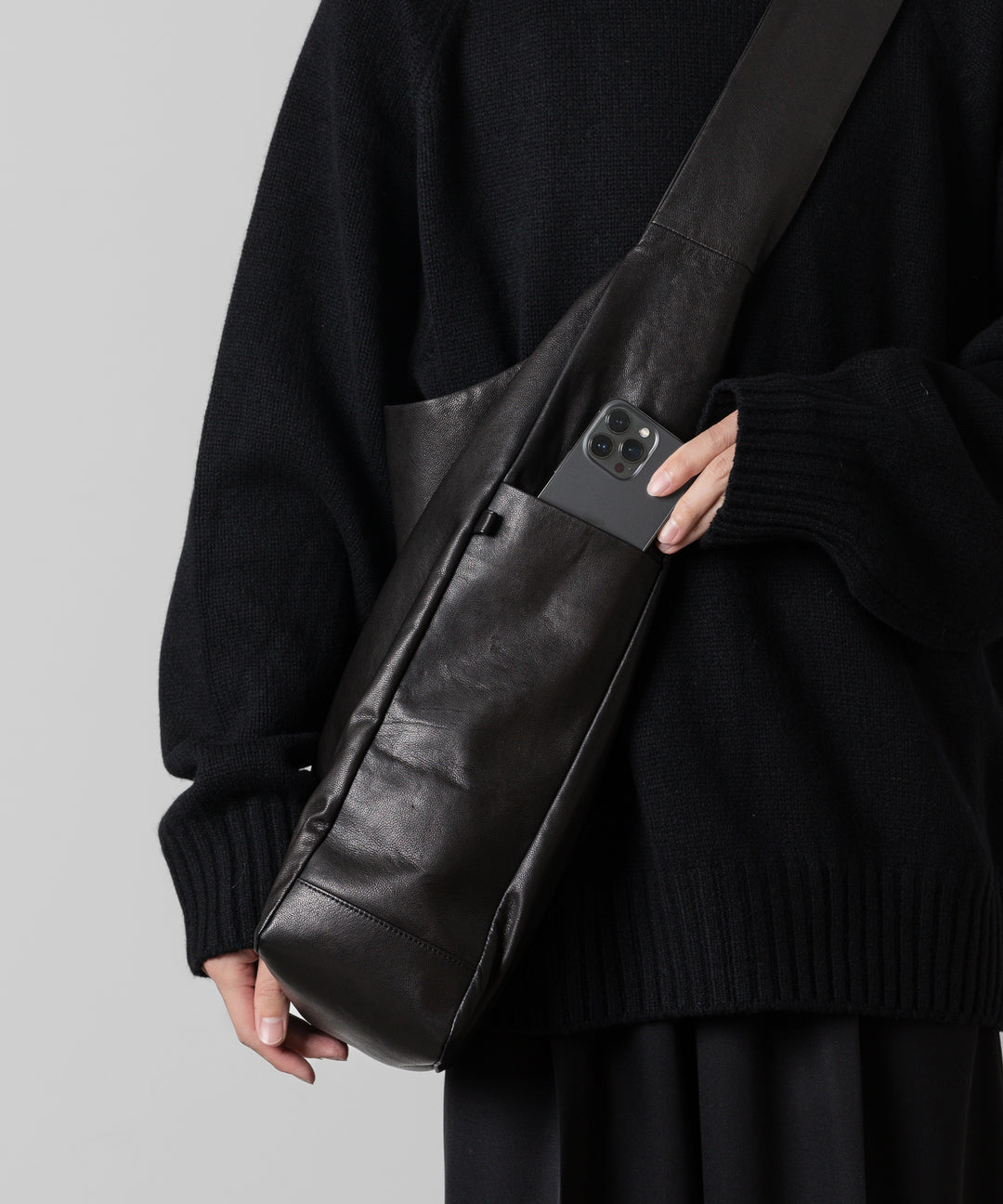 stein(シュタイン)の24SSコレクションSHOULDER BAGのBLACK(LEATHER) sessionセッション福岡セレクトショップ 公式通販サイト