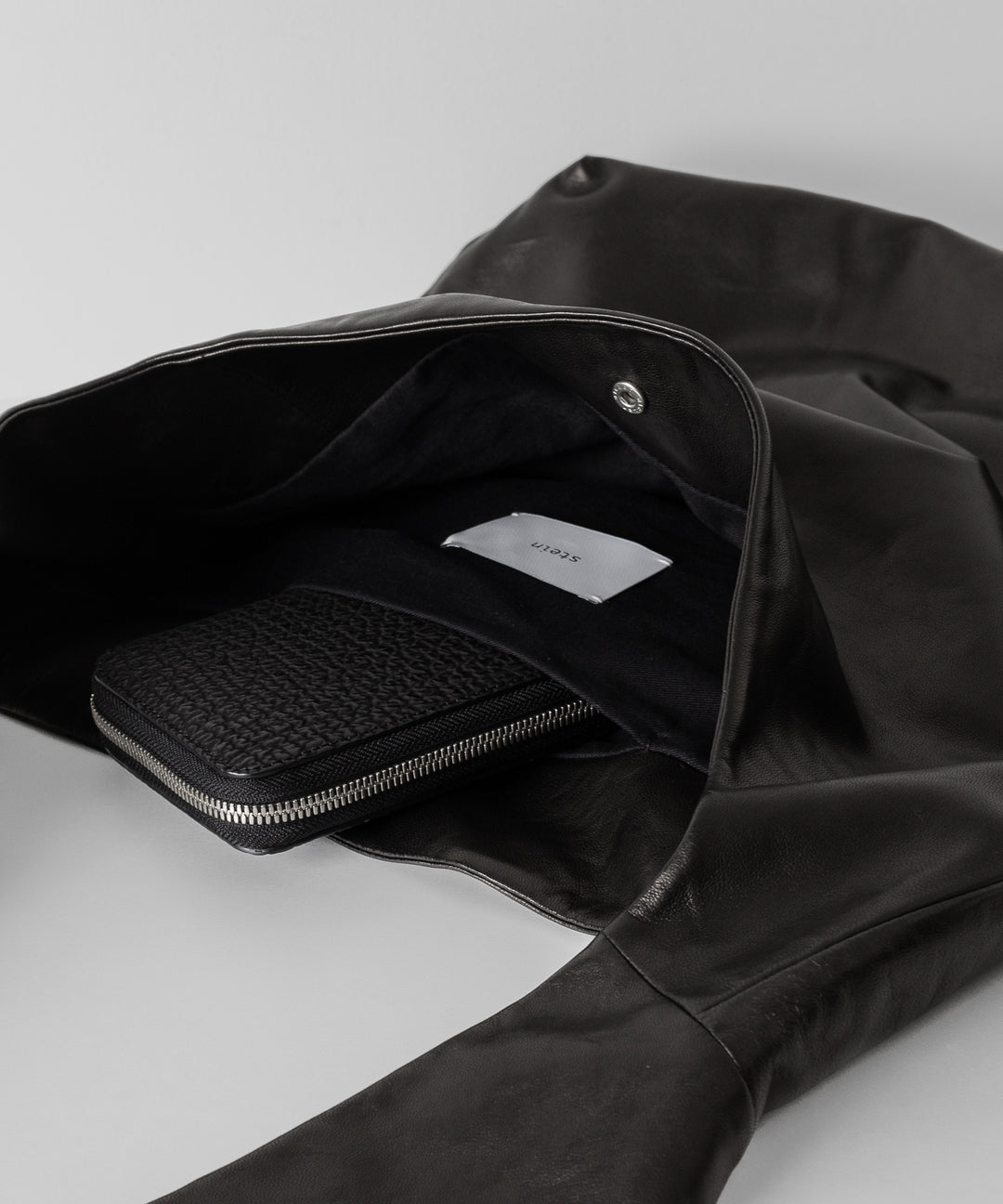 stein(シュタイン)の24SSコレクションTIE TOTE BAGのBLACK(LEATHER) session セッション福岡セレクトショップ 公式通販サイト
