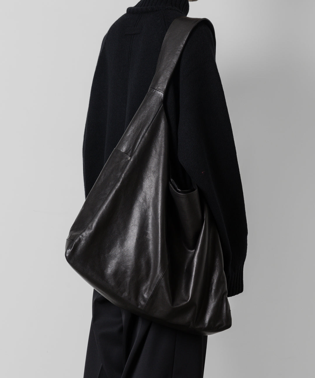 stein(シュタイン)の24SSコレクションSHOULDER BAGのBLACK(LEATHER) sessionセッション福岡セレクトショップ 公式通販サイト