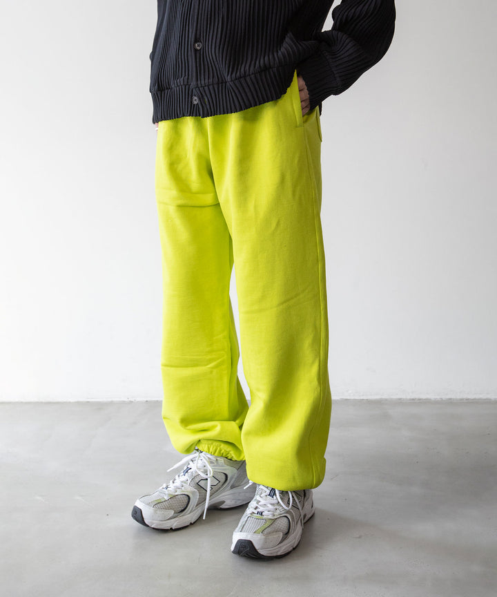 stein(シュタイン)の23AWコレクションUNTWISTED YARN SWEAT PANTS のYELLOW
