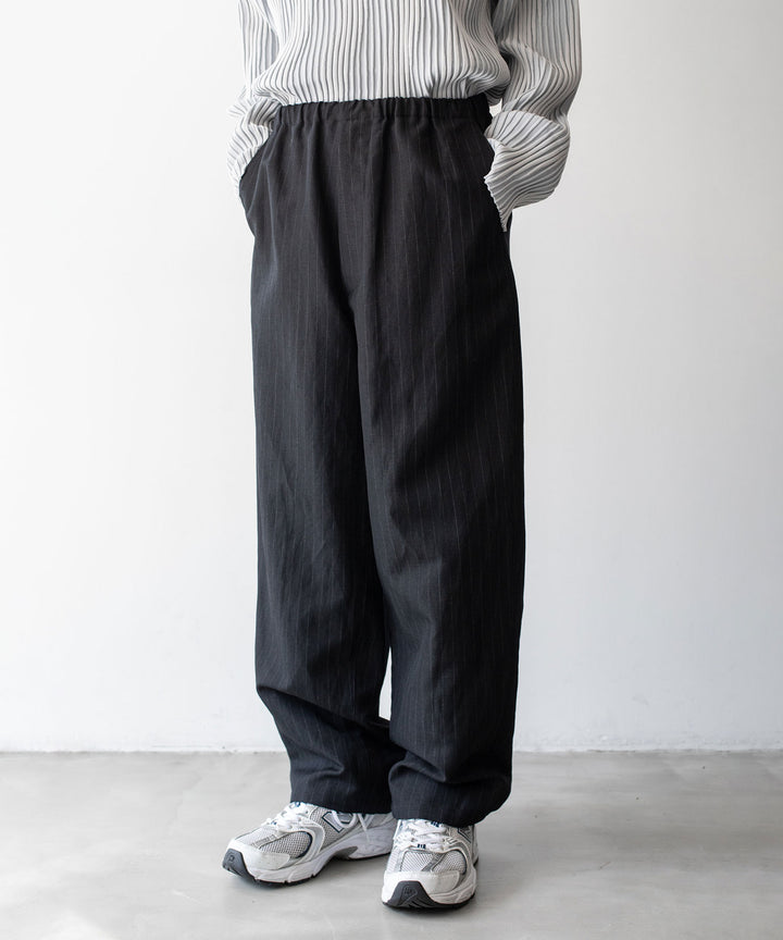 stein(シュタイン)の23AWコレクションDRAWSTRING WIDE TROUSERSのBLACK  代替テキストを編集