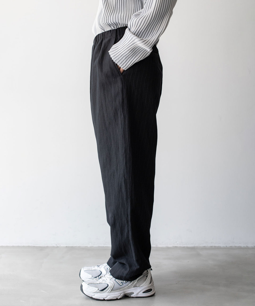 stein(シュタイン)の23AWコレクションDRAWSTRING WIDE TROUSERSのBLACK