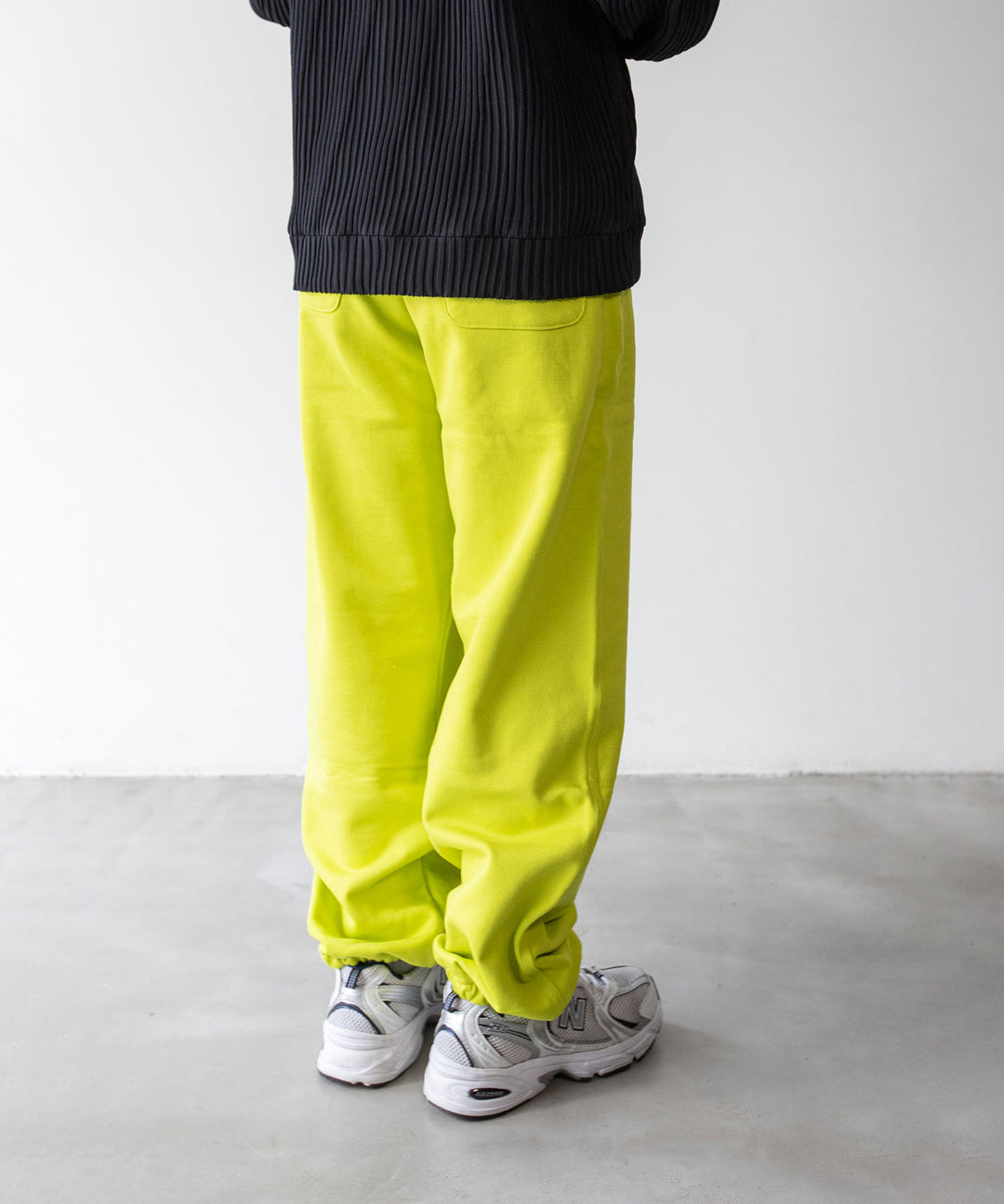 stein(シュタイン)の23AWコレクションUNTWISTED YARN SWEAT PANTS のYELLOW