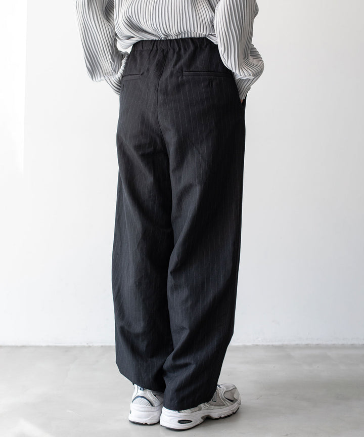 stein(シュタイン)の23AWコレクションDRAWSTRING WIDE TROUSERSのBLACK