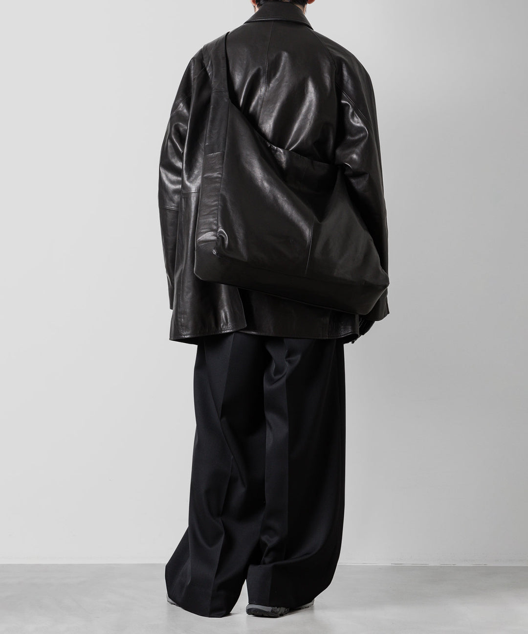 stein(シュタイン)の24SSコレクションSHOULDER BAGのBLACK(LEATHER) 公式通販サイトsession福岡セレクトショップ