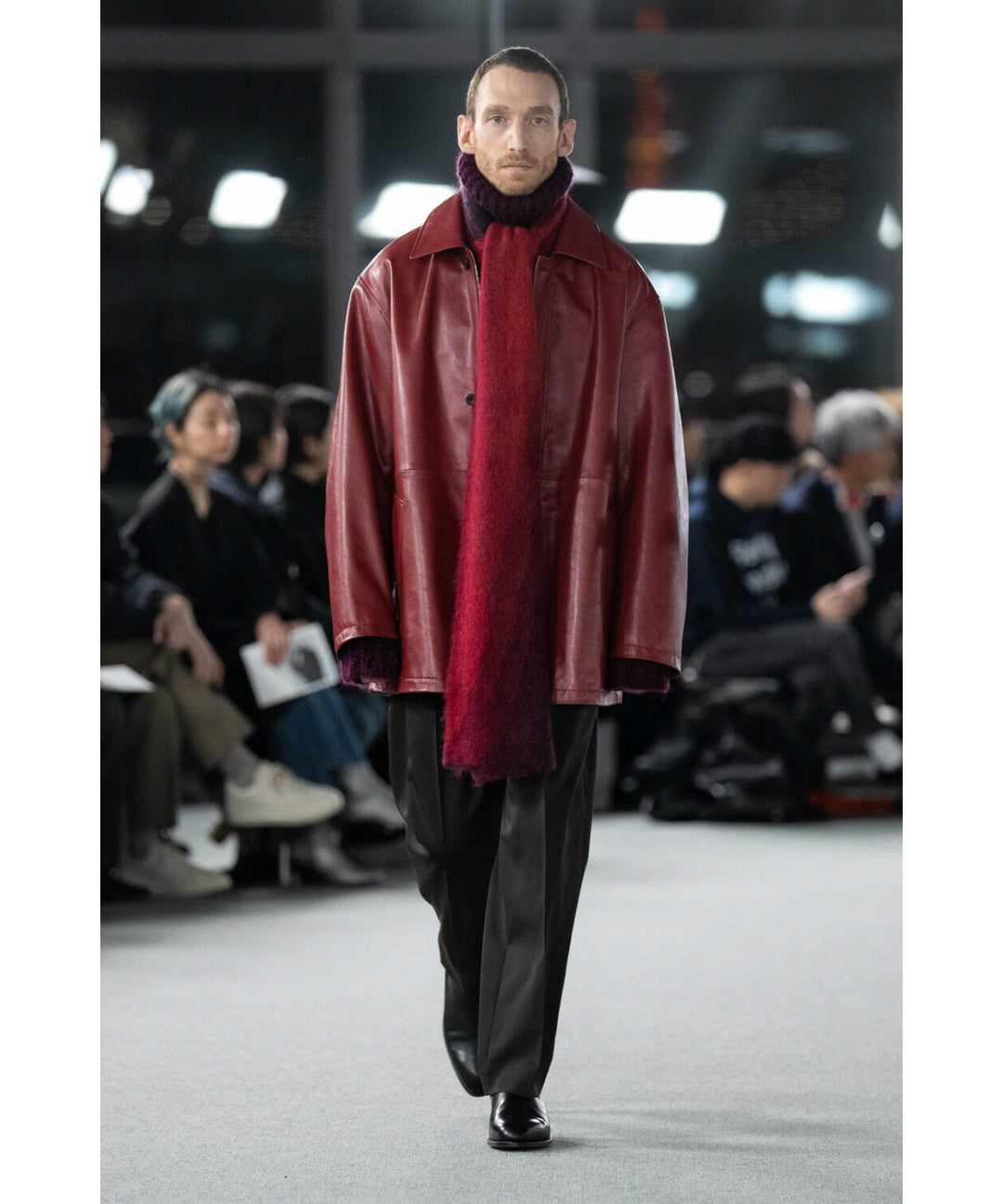 stein(シュタイン)の23AWコレクションGRADATION MOHAIR MUFFLER のRED