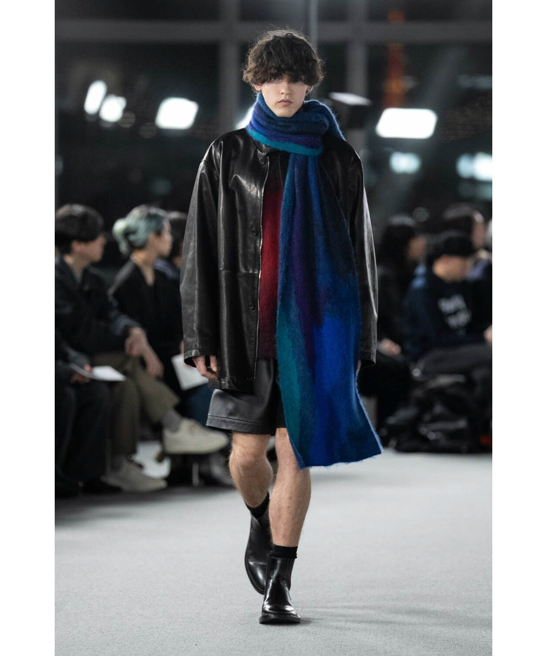 stein(シュタイン)の23AWコレクションGRADATION MOHAIR MUFFLERのBLUE BLACK