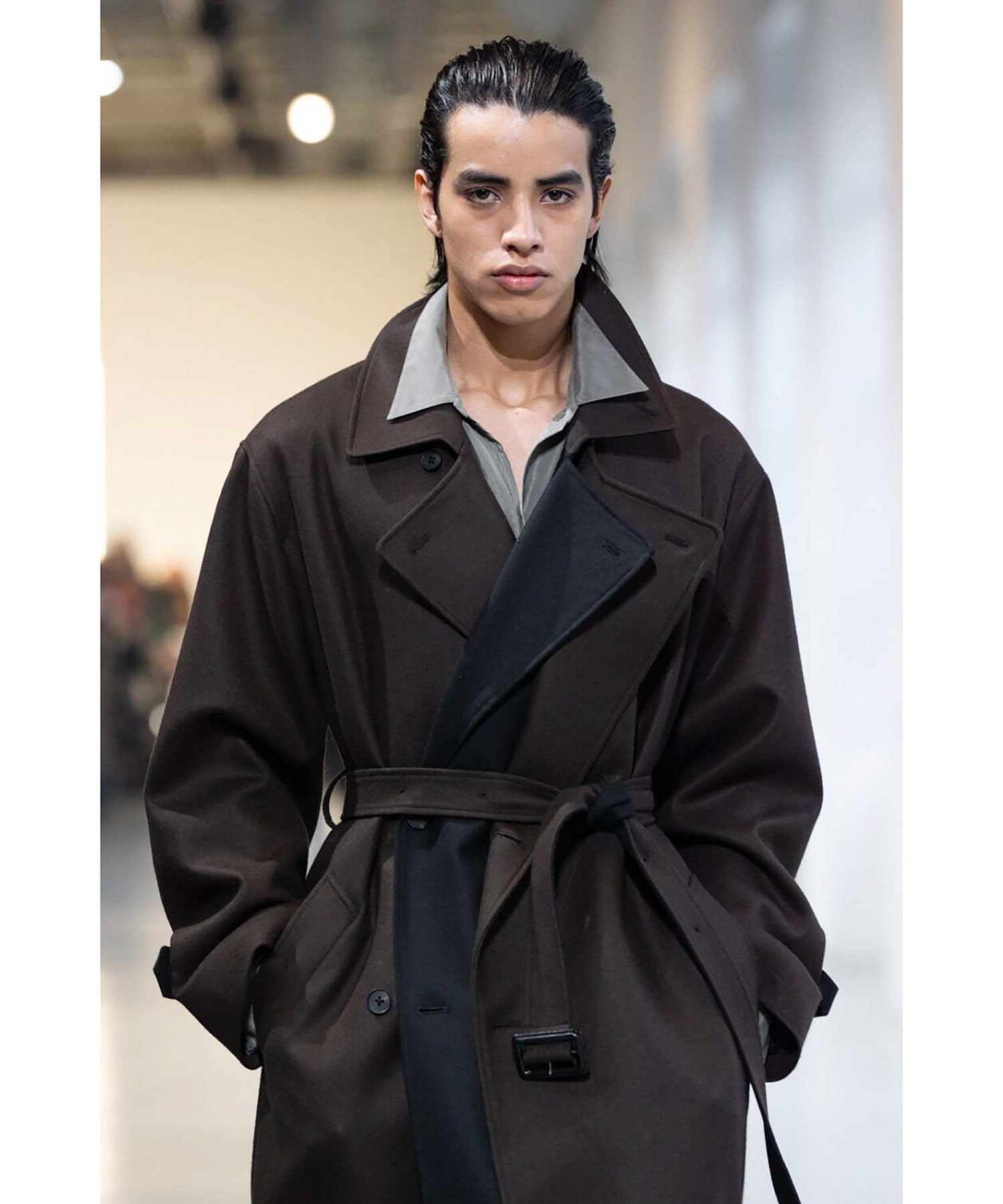 【ssstein】DOUBLE LAPELED DOUBLE BREASTED COAT - GREY BROWN