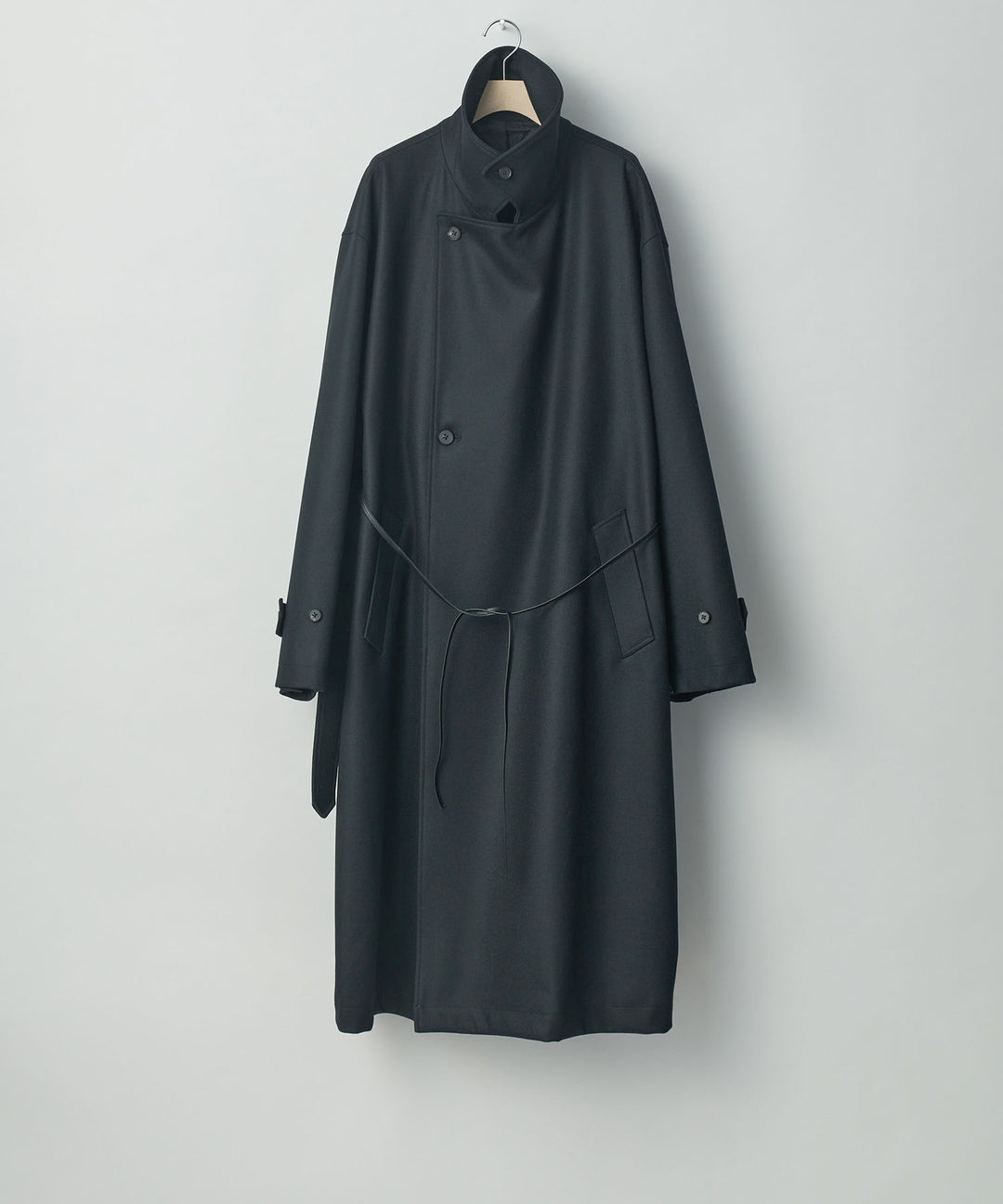 stein(シュタイン)の23AWコレクションのOVERESIZED DOUBLE BREASTED COATのBLACK