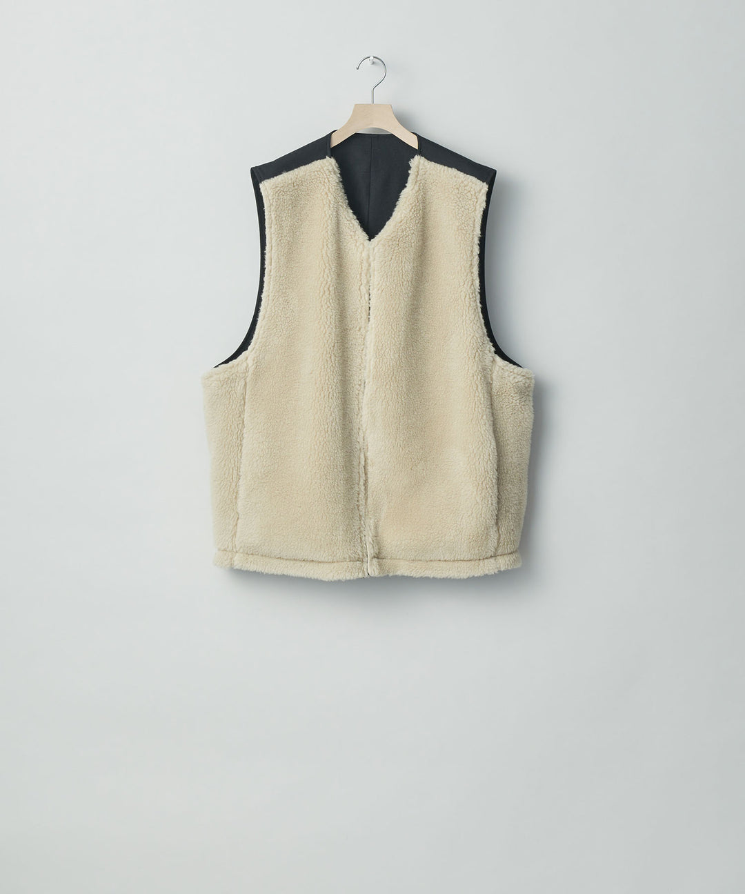 stein(シュタイン)の23AWコレクションWOOL FUR REVERSIBLE VESTのBEIGE