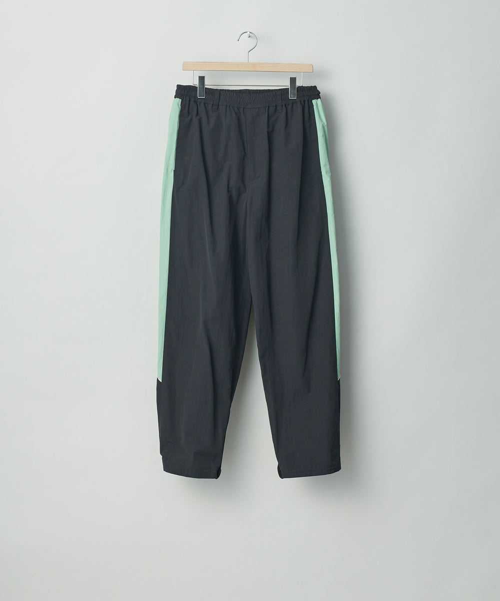 stein(シュタイン)の23AWコレクションTRAINER'S TRACK EASY TROUSERSのDARK NAVY