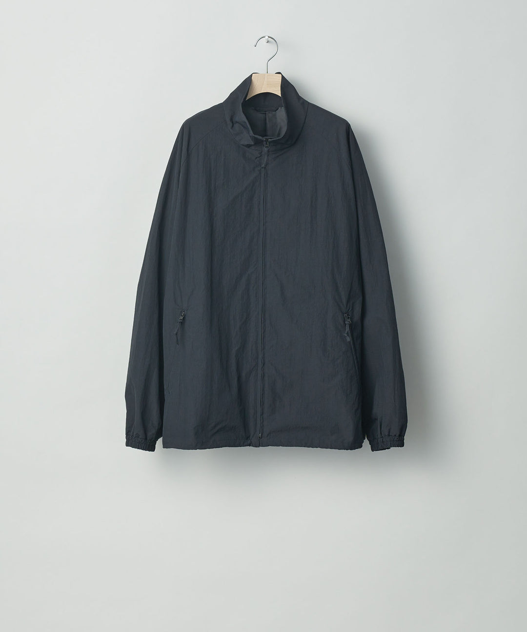 stein(シュタイン)の23AWコレクションWINDBREAKER STAND COLLAR JACKETのBLACK