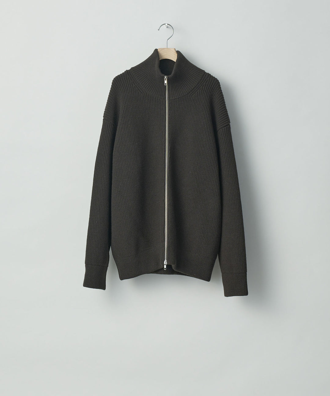 stein(シュタイン)の23AWコレクションOVERSIZED DRIVERS KNIT ZIP JACKETのMILITARY KHAKI