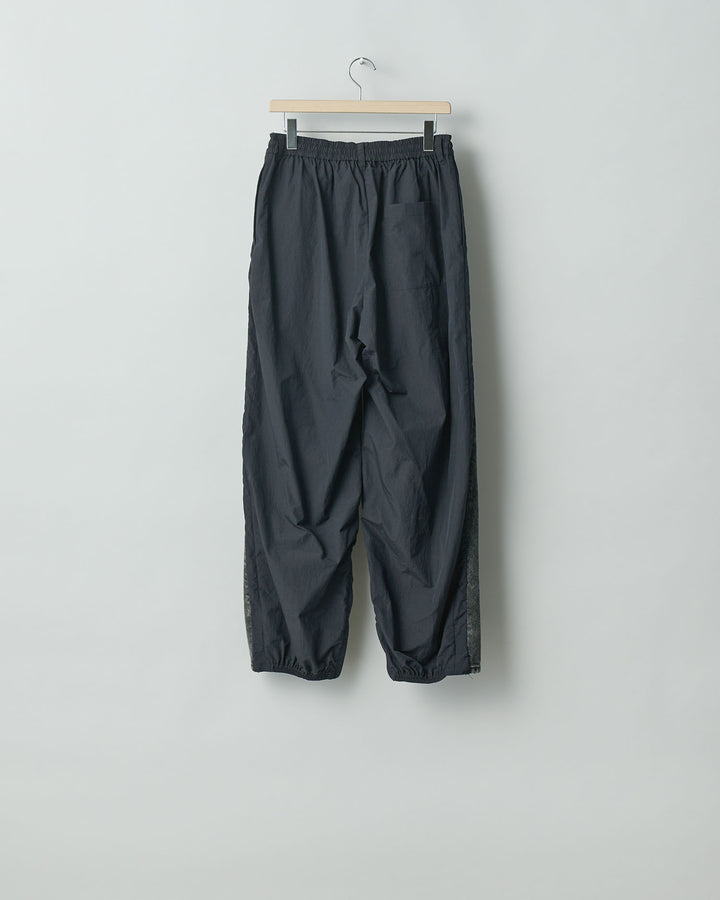 stein(シュタイン)の24SSコレクションNYLON COMBINATION CHEMICAL BLEACHED DENIM JEANSのBLACK