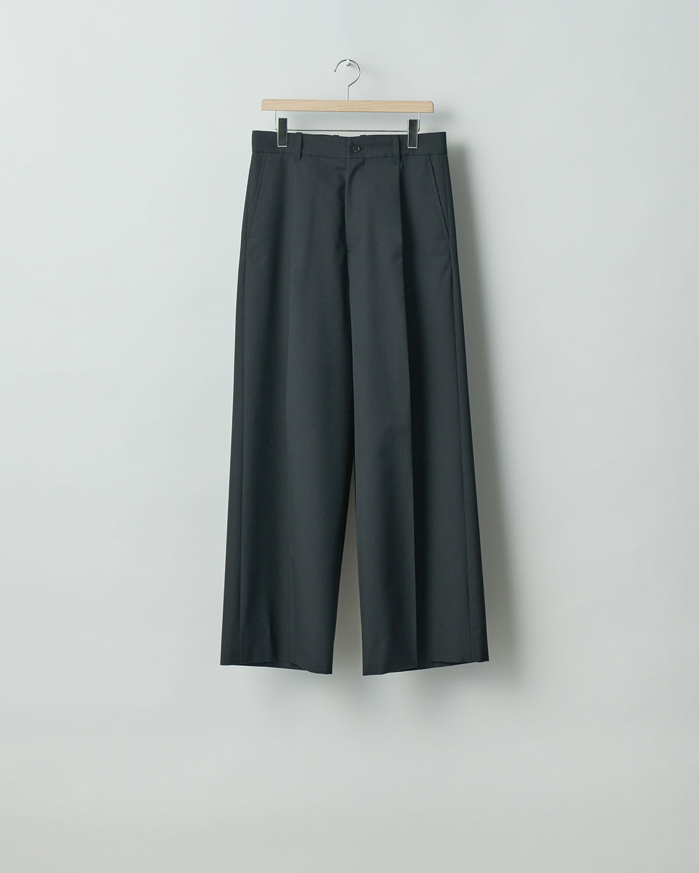 stein(シュタイン)の24SSコレクションEXTRA WIDE TROUSERS のBLACK