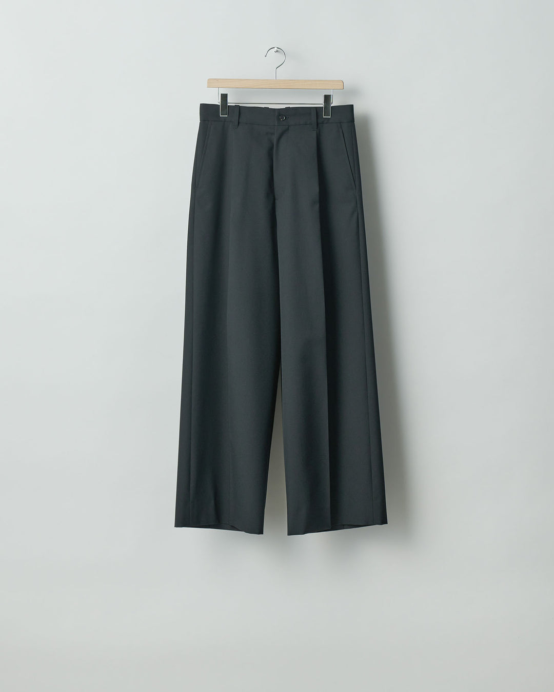 stein(シュタイン)の24SSコレクションEXTRA WIDE TROUSERS のBLACK