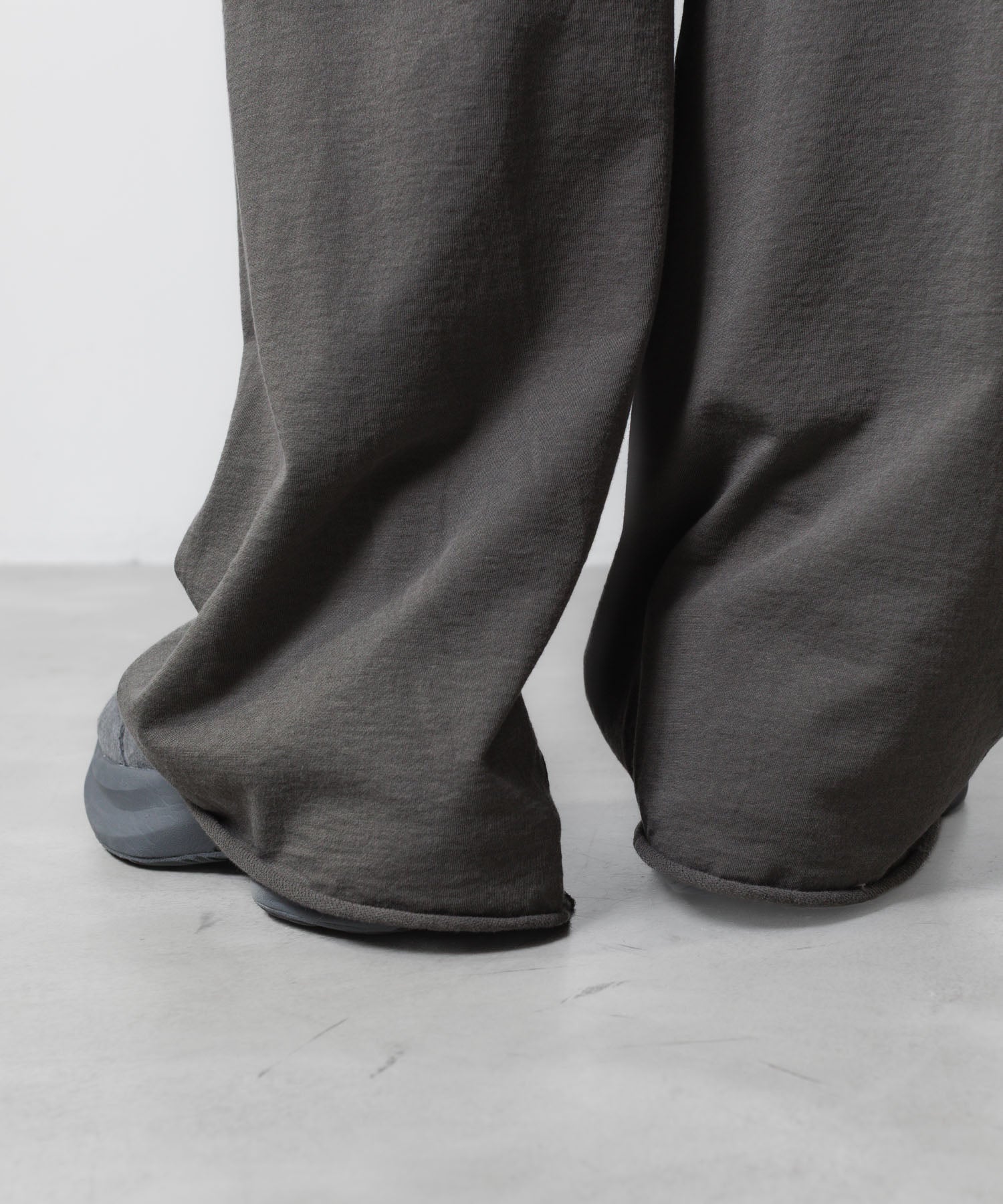 VEIN ヴェインのFINE TERRY EASY WIDE TROUSERS - GRAYの公式通販サイトsession福岡セレクトショップ