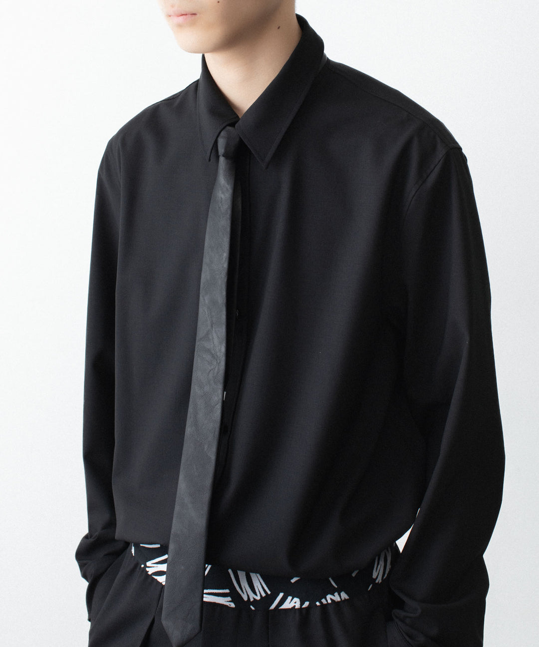 VEIN ヴェインのSYNTHETIC LEATHER NARROW TIE - BLACKの公式通販サイトsession福岡セレクトショップ