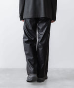 画像をギャラリービューアに読み込む, VEIN ヴェインのSYNTHETIC LEATHER 1TUCK TROUSERS - BLACKの公式通販サイトsession福岡セレクトショップ
