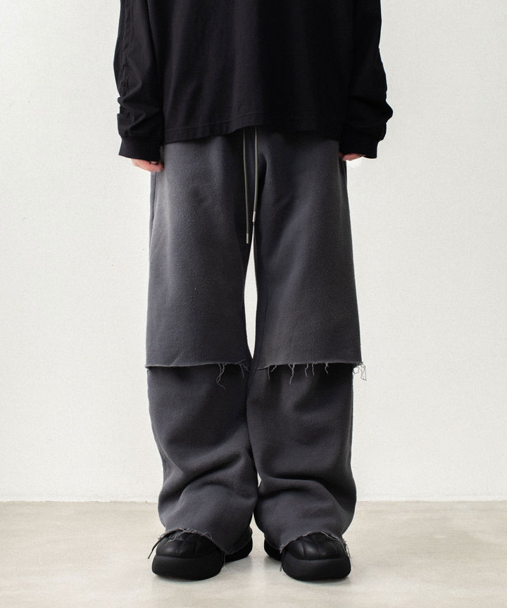 VEIN ヴェインのBRUSHED TERRY CUTOFF BAGGY TROUSERS - KHAKI GRAYの公式通販サイトsession福岡セレクトショップ