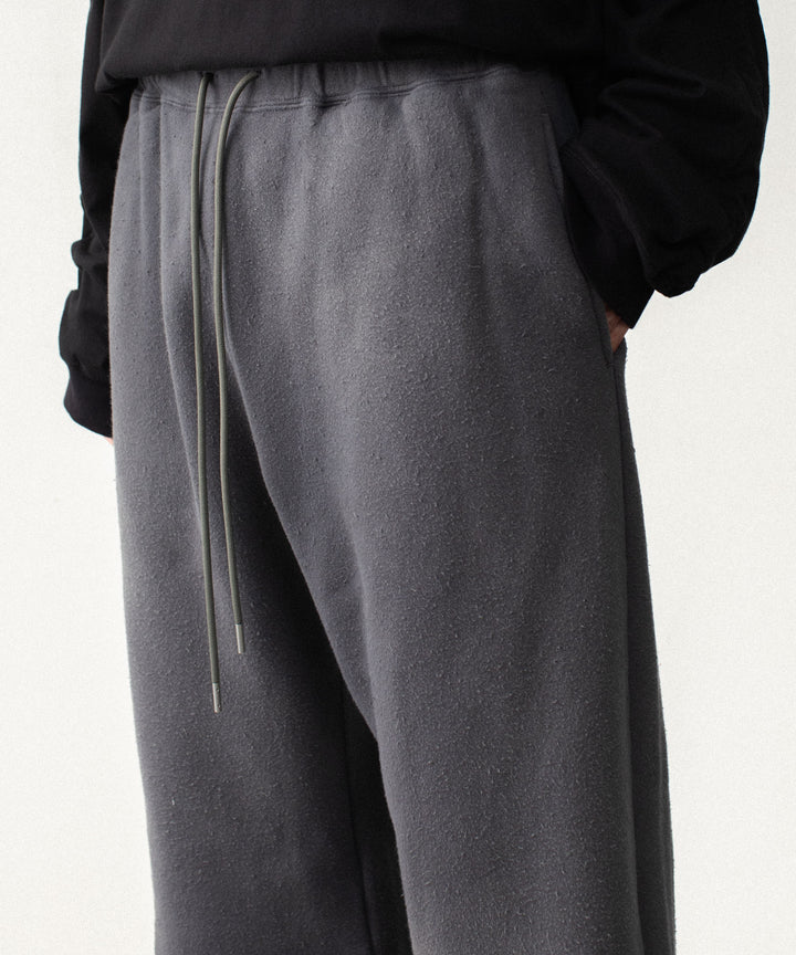 VEIN ヴェインのBRUSHED TERRY CUTOFF BAGGY TROUSERS - KHAKI GRAYの公式通販サイトsession福岡セレクトショップ