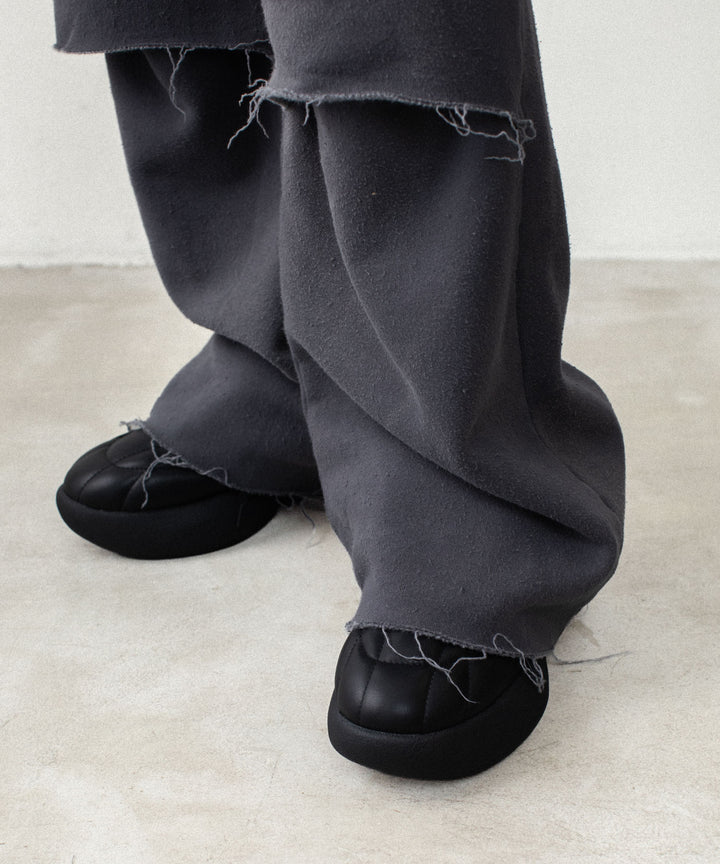 VEIN ヴェインのBRUSHED TERRY CUTOFF BAGGY TROUSERS - KHAKI GRAYの公式通販サイトsession福岡セレクトショップ