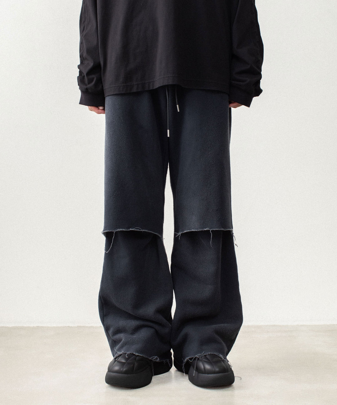 VEIN ヴェインのBRUSHED TERRY CUTOFF BAGGY TROUSERS - BLACKの公式通販サイトsession福岡セレクトショップ