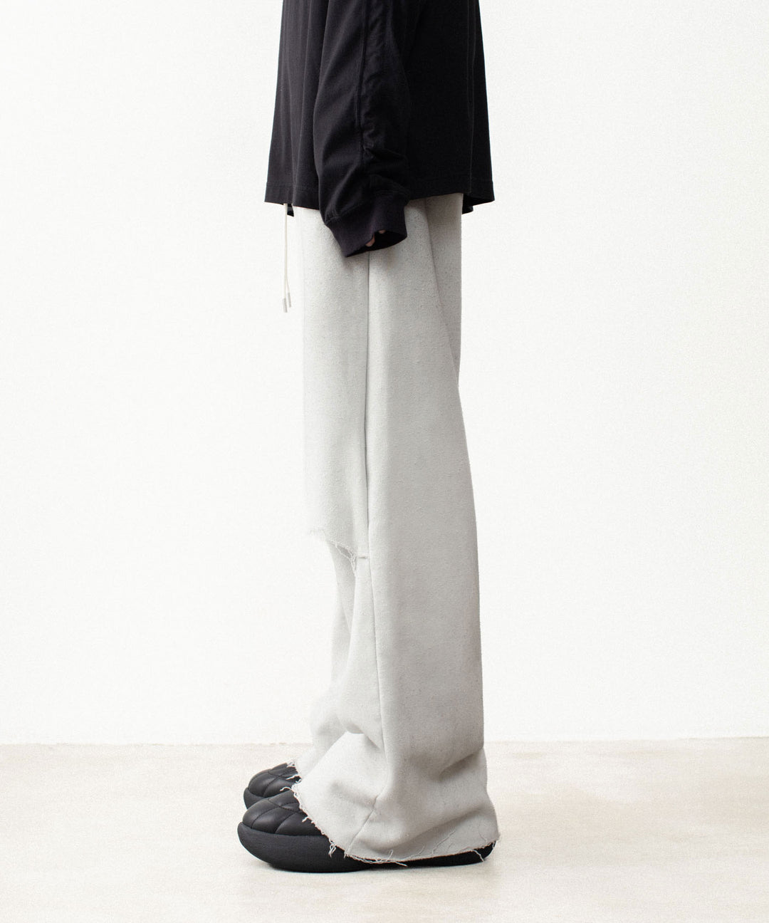 VEIN ヴェインのBRUSHED TERRY CUTOFF BAGGY TROUSERS - OFF WHITEの公式通販サイトsession福岡セレクトショップ