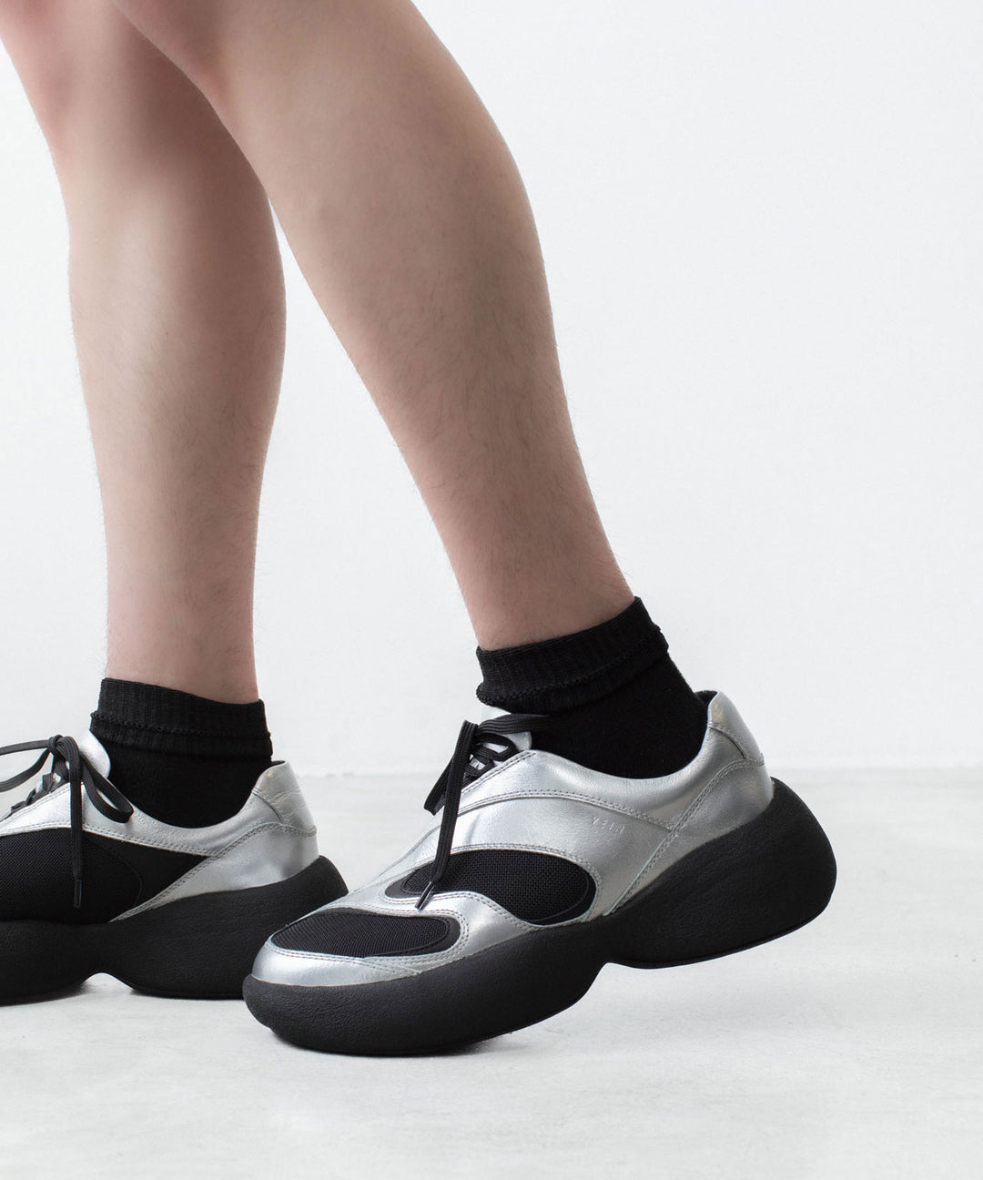 【 VEIN 】COW LEATHER BRACE - SILVER