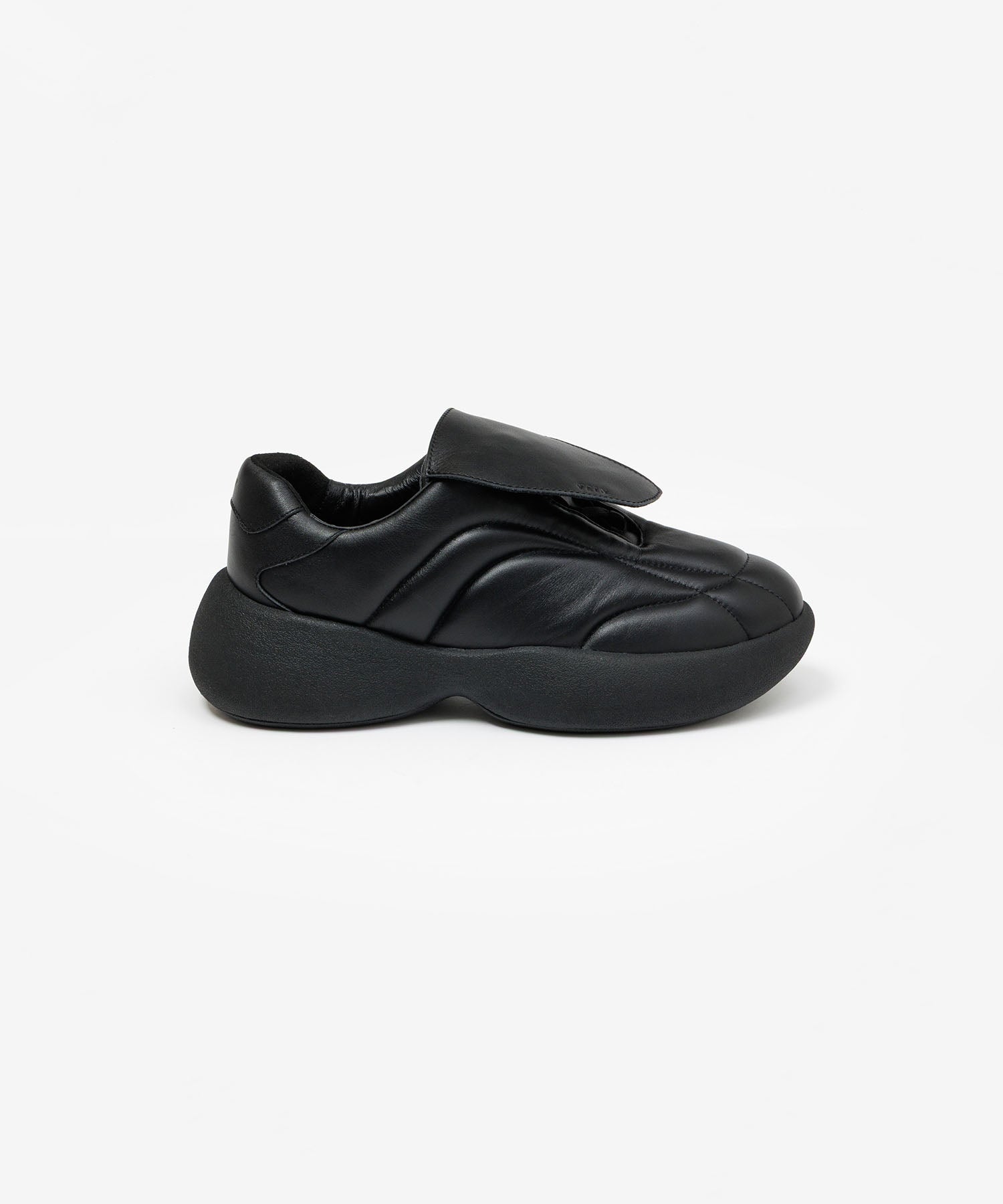 VEIN 】COW LEATHER PUFFER CLEAT TRAINER - BLACK | 公式通販サイト