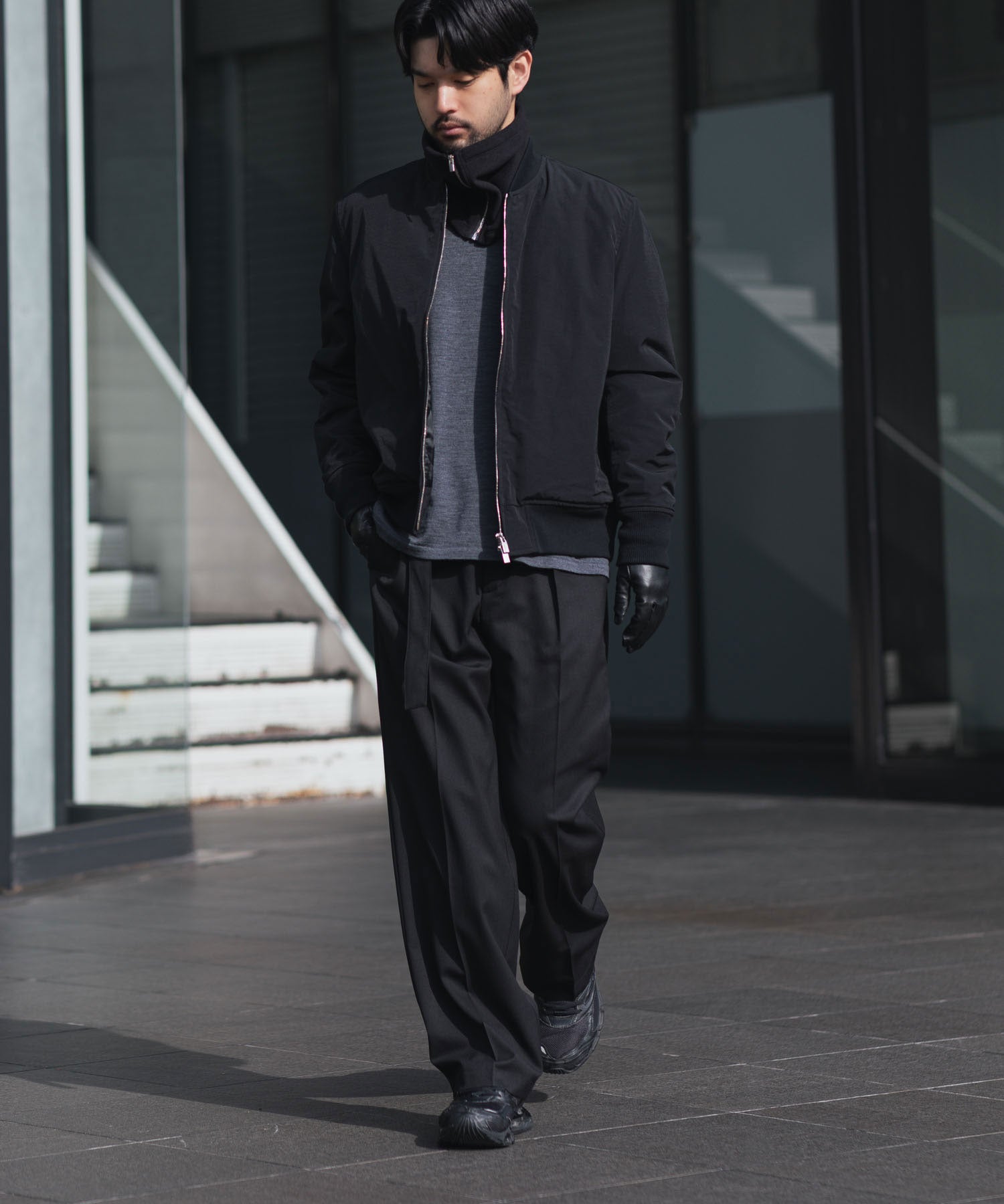 【 ATTACHMENT / EXCLUSIVE ITEM 】WO/PE STRECH GABARDINE BELTED TROUSERS - BLACK