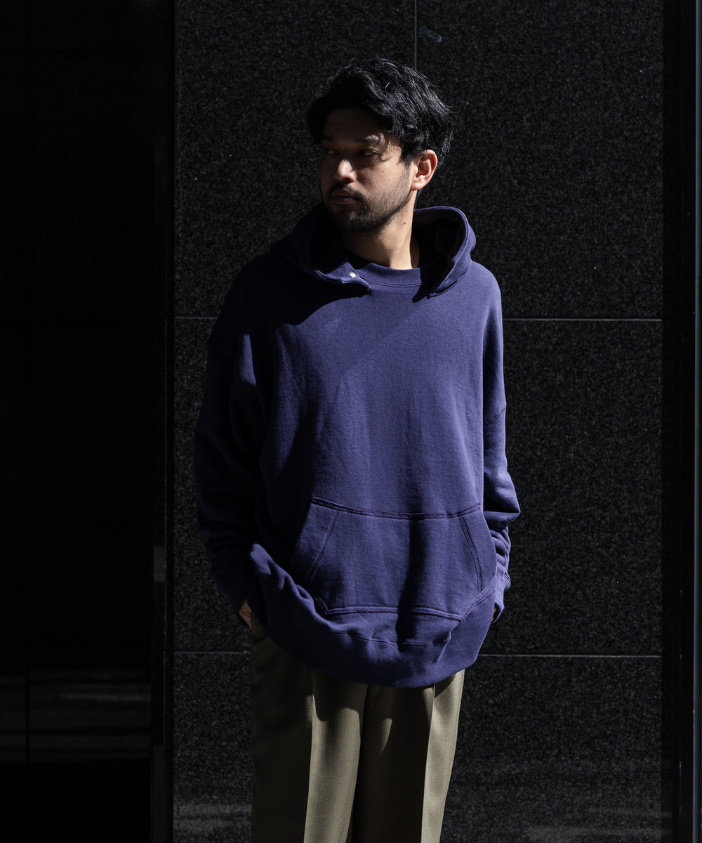 INTERIM(インテリム)の22AWコレクションのHYPER BIG LOOP WHEEL SIDE SEAMLESS AFTER HOODED SWEAT PARKAのNASU