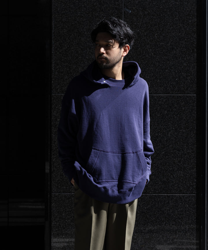 INTERIM(インテリム)の22AWコレクションのHYPER BIG LOOP WHEEL SIDE SEAMLESS AFTER HOODED SWEAT PARKAのNASU
