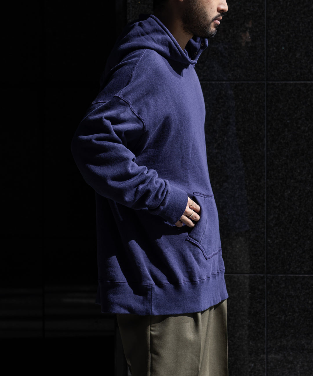 INTERIM(インテリム)の22AWコレクションのHYPER BIG LOOP WHEEL SIDE SEAMLESS AFTER HOODED SWEAT PARKAのNASU