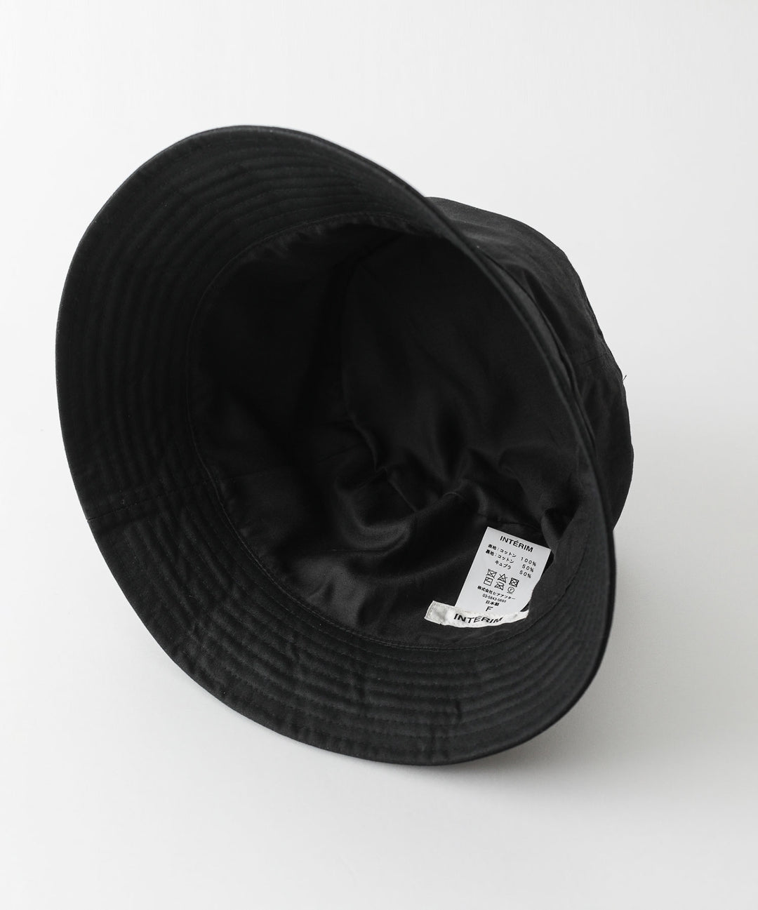INTÉRIM(インテリム)のバケットハット UK OILED CLOTH BUCKET HAT - BLACK