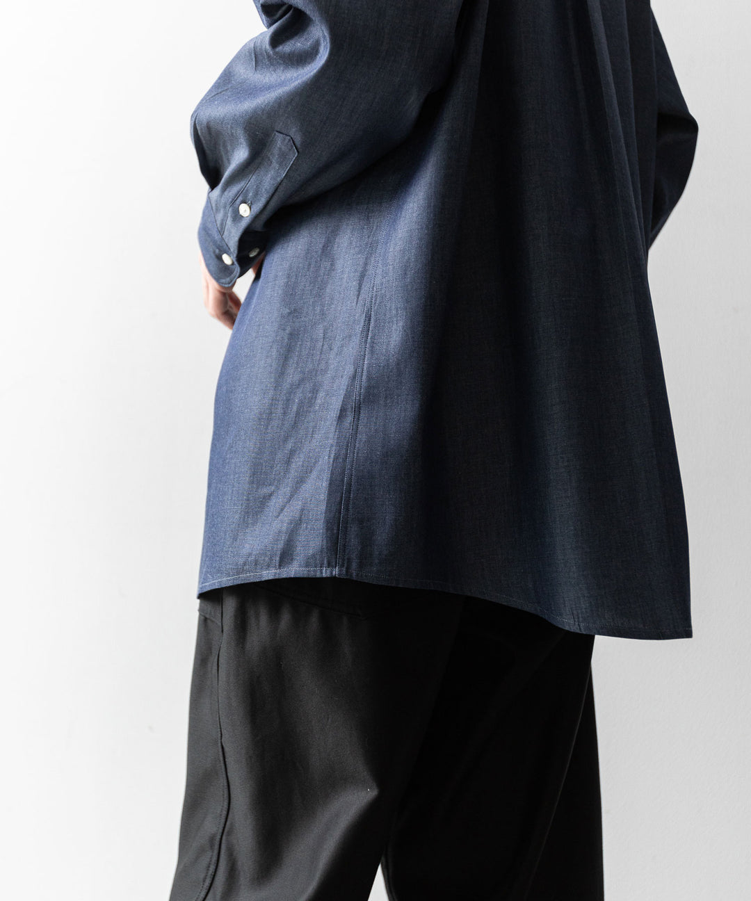 【INTÉRIM】90’S FIT UK LIGHT DENIM BUTTON DOWN SHIRT - NAVY