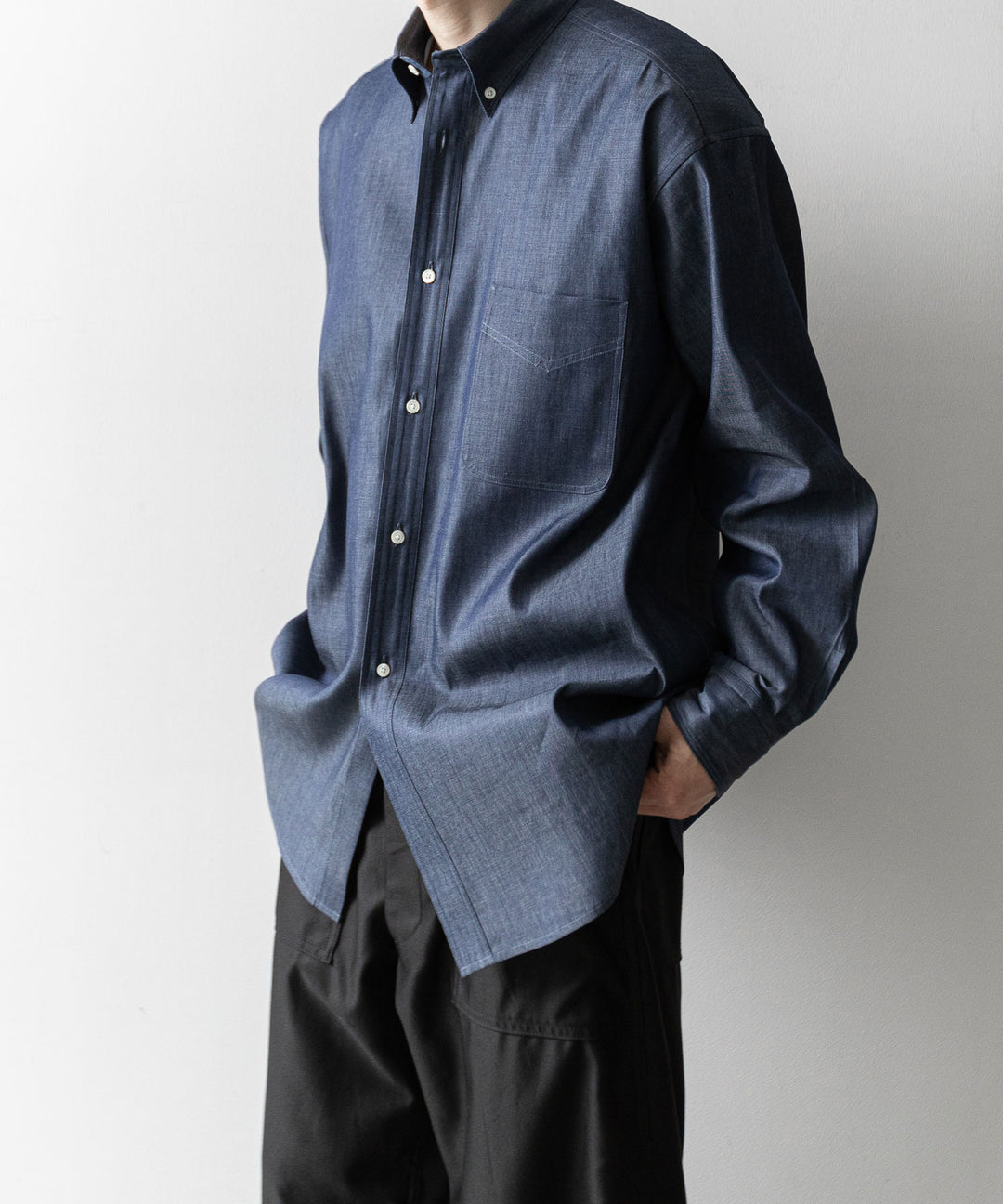 【INTÉRIM】90’S FIT UK LIGHT DENIM BUTTON DOWN SHIRT - NAVY
