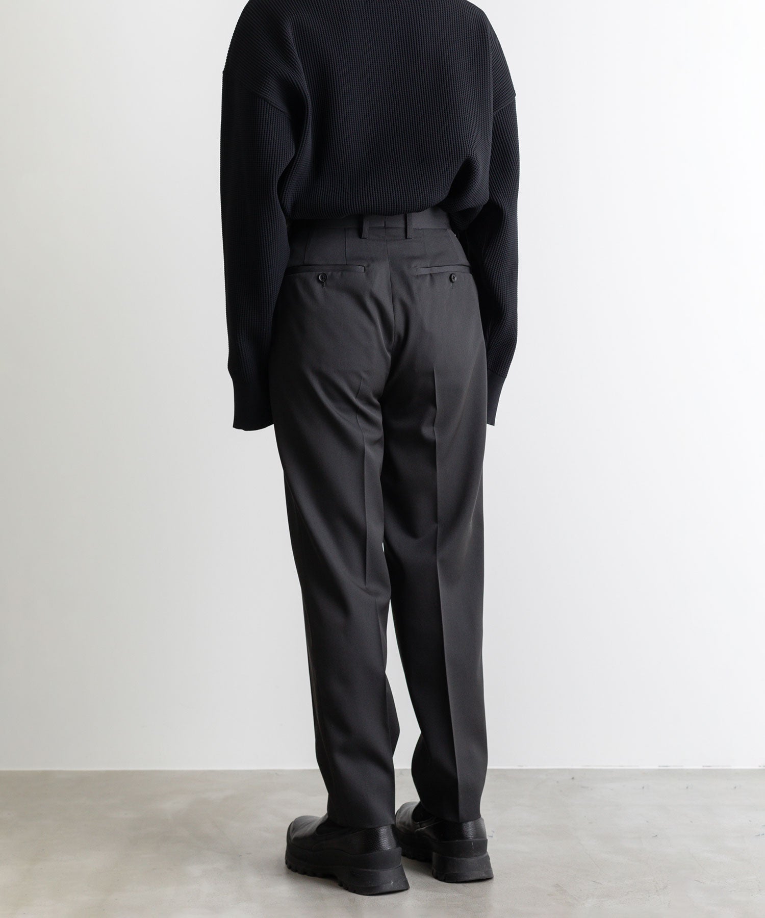 stein / シュタイン】WIDE TAPERED TROUSERS - SHADE CHARCOAL | 公式