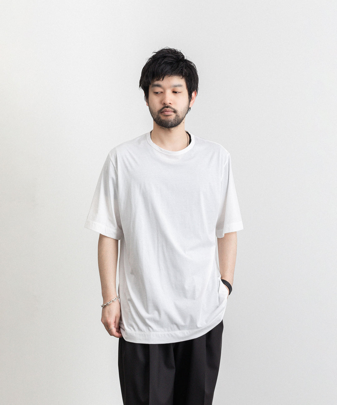 KANEMASA(カネマサ)の23SSコレクションのCOTTON THIN PACK TEE の WHITE×BLACK