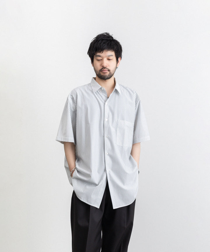 KANEMASA(カネマサ)の23SSコレクションのPENCIL STRIPE DRESS JERSEY SHORT SLEEVE SHIRTのWHITE×NAVY