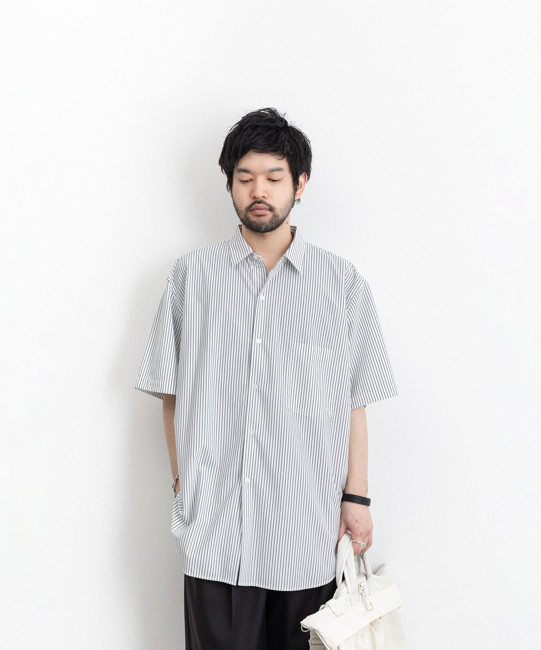 KANEMASA(カネマサ)の23SSコレクションのPENCIL STRIPE DRESS JERSEY SHORT SLEEVE SHIRTのWHITE×NAVY
