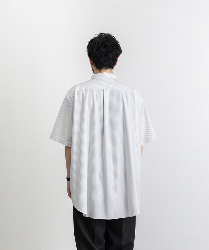 KANEMASA(カネマサ)の23SSコレクションのPENCIL STRIPE DRESS JERSEY SHORT SLEEVE SHIRTのLIGHT GRAY ×WHITE