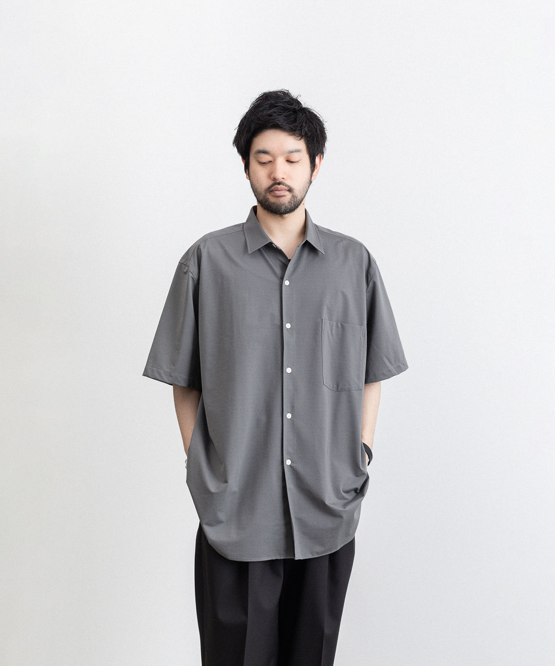 KANEMASA(カネマサ)の23SSコレクションのROYAL OX DRESS JERSEY SHORT SLEEVE SHIRTのGRAY