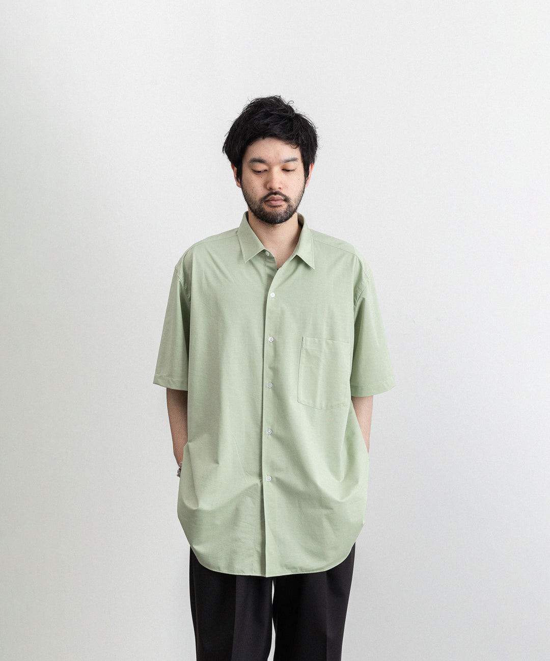 KANEMASA(カネマサ)の23SSコレクションのROYAL OX DRESS JERSEY SHORT SLEEVE SHIRTのLIGHT GREEN