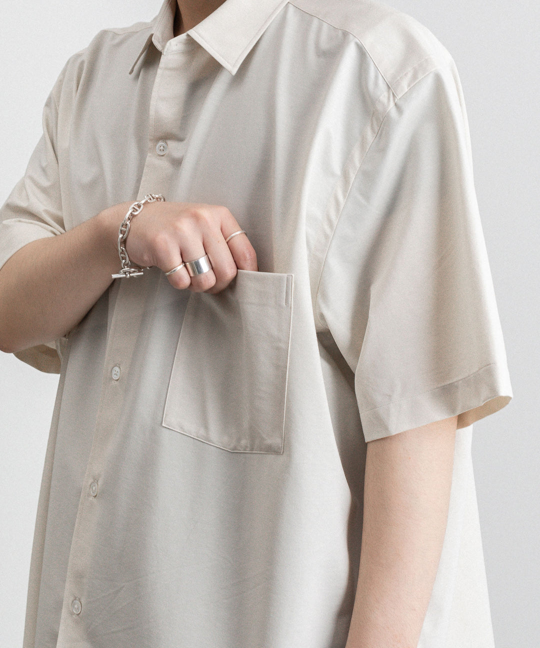 KANEMASA(カネマサ)の23SSコレクションのROYAL OX DRESS JERSEY SHORT SLEEVE SHIRTのECRU