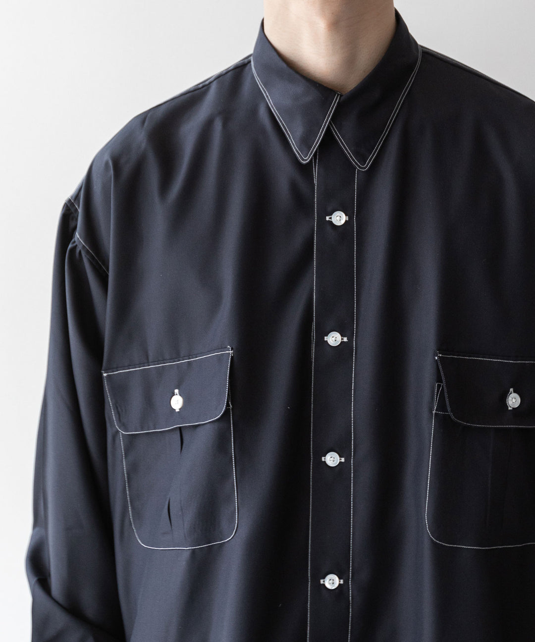 【INTÉRIM】インテリムのHYPER BIG HI-COUNT SILK GATHER SHIRT - BLACK