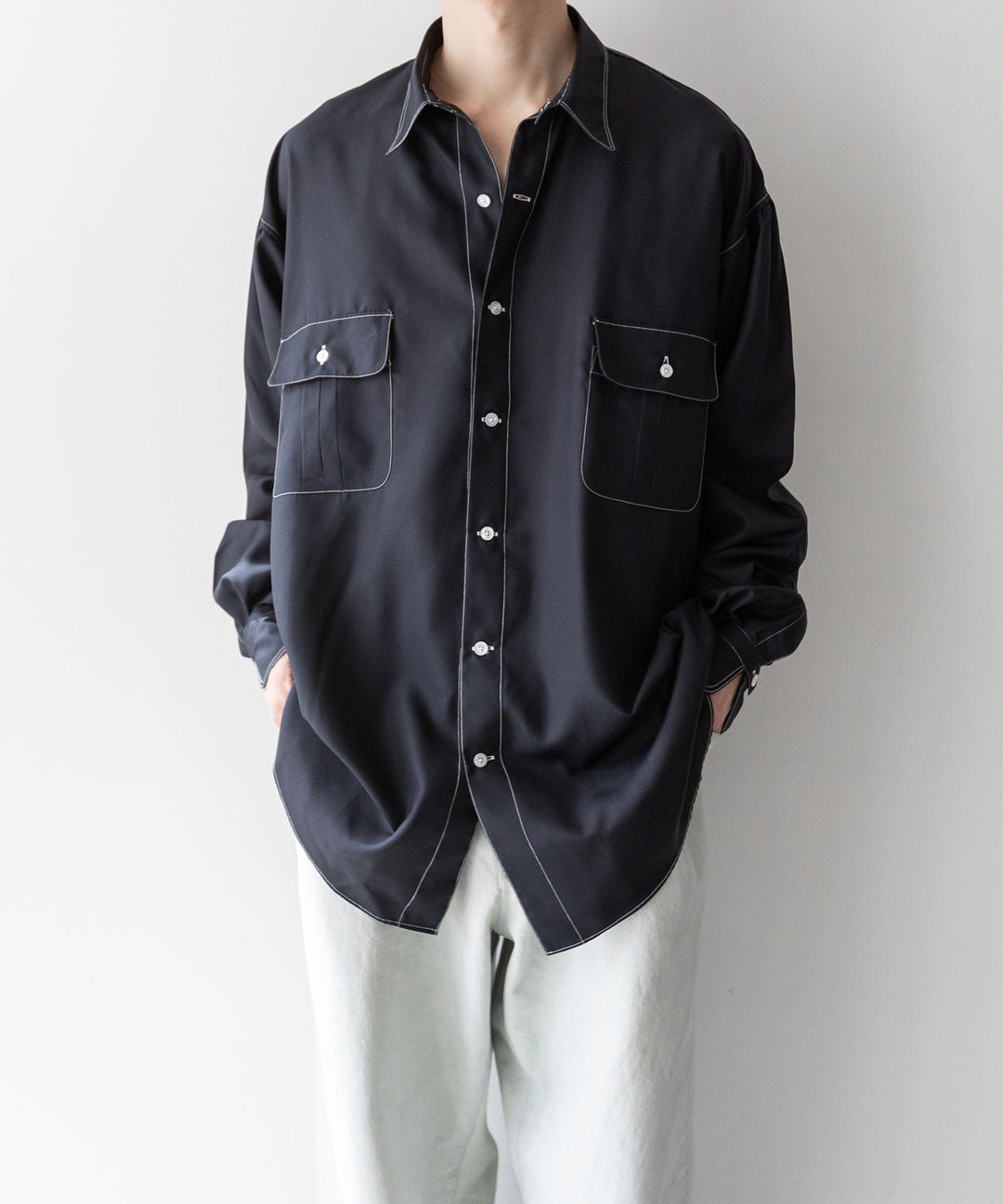 【INTÉRIM】インテリムのHYPER BIG HI-COUNT SILK GATHER SHIRT - BLACK