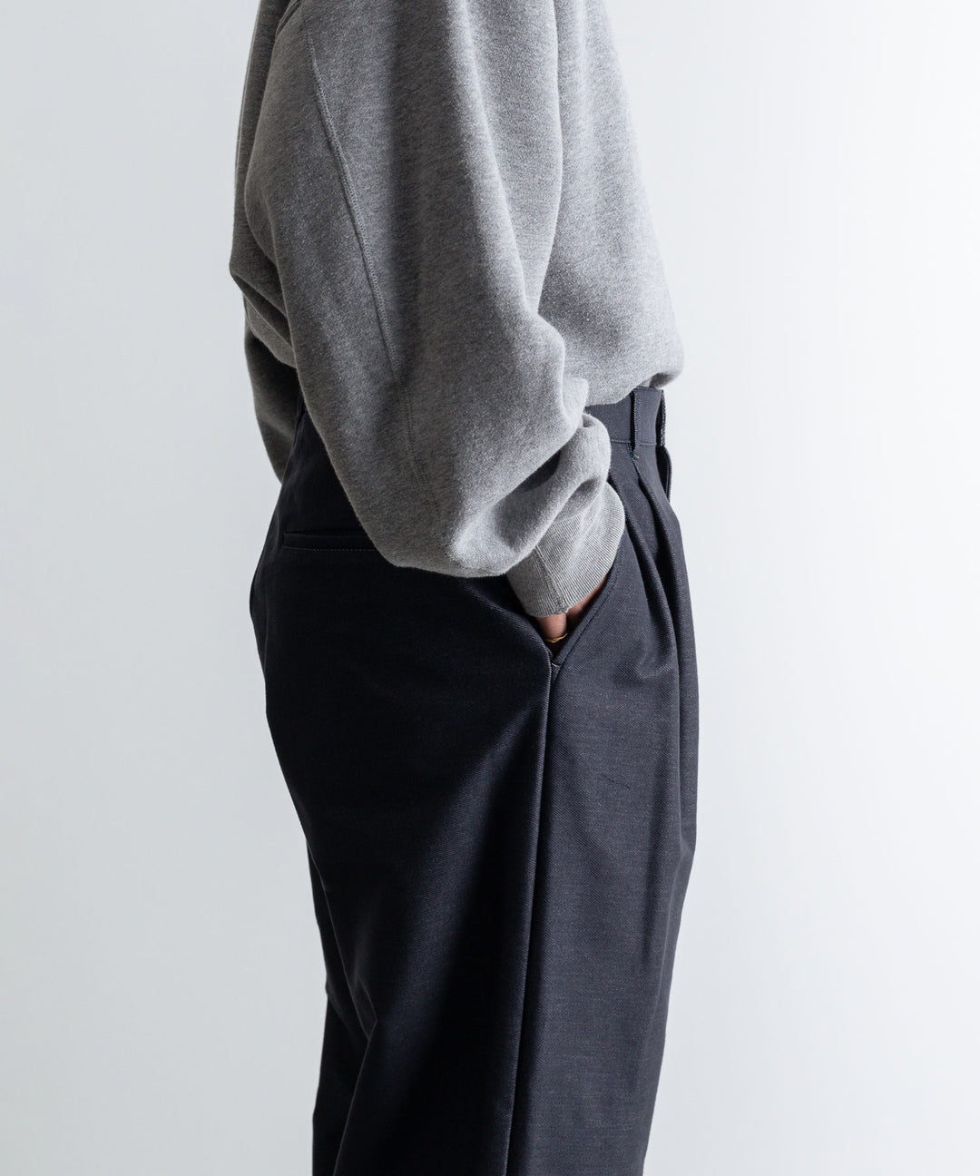 【KANEMASA】カネマサのニットデニム PIECE DYEING DENIM HIGH GAUGE JERSEY TUCK PANTS - NAVY